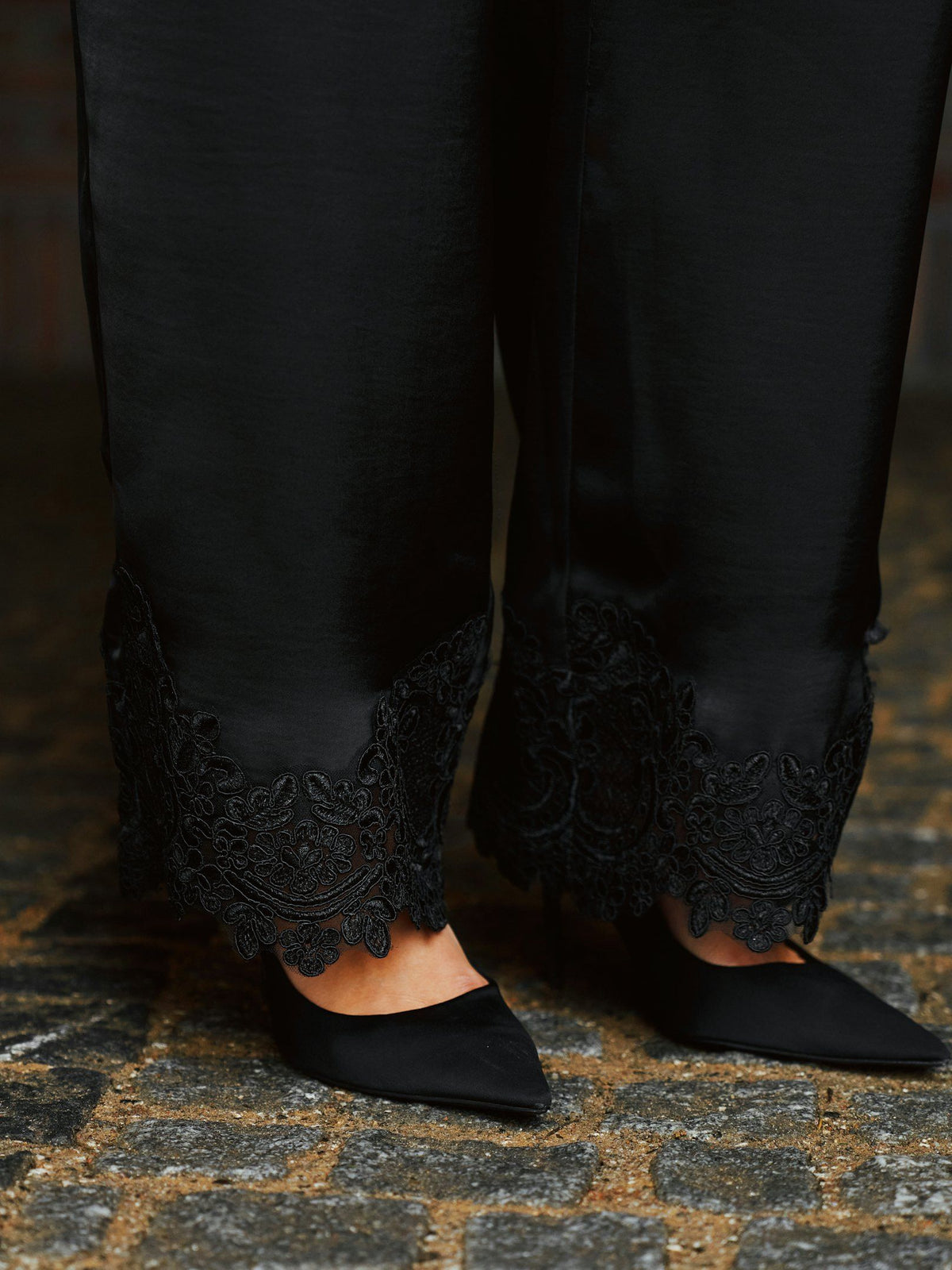 Emery Heavy Sateen Lace Pants Black Neo Noir