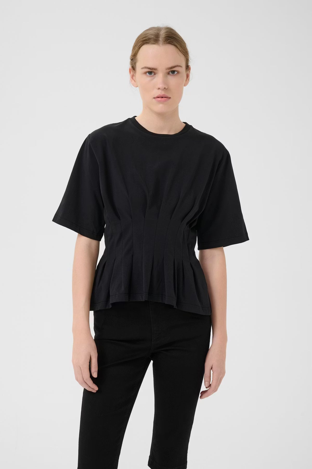 Inez T-shirt Black Gestuz