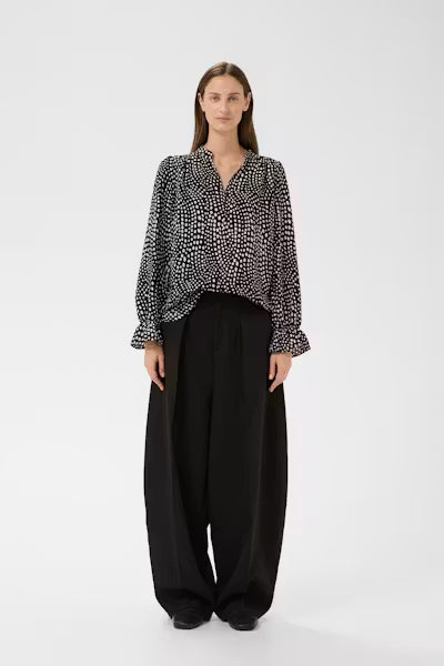 LibertyIW V-Neck Black Fade Dot InWear