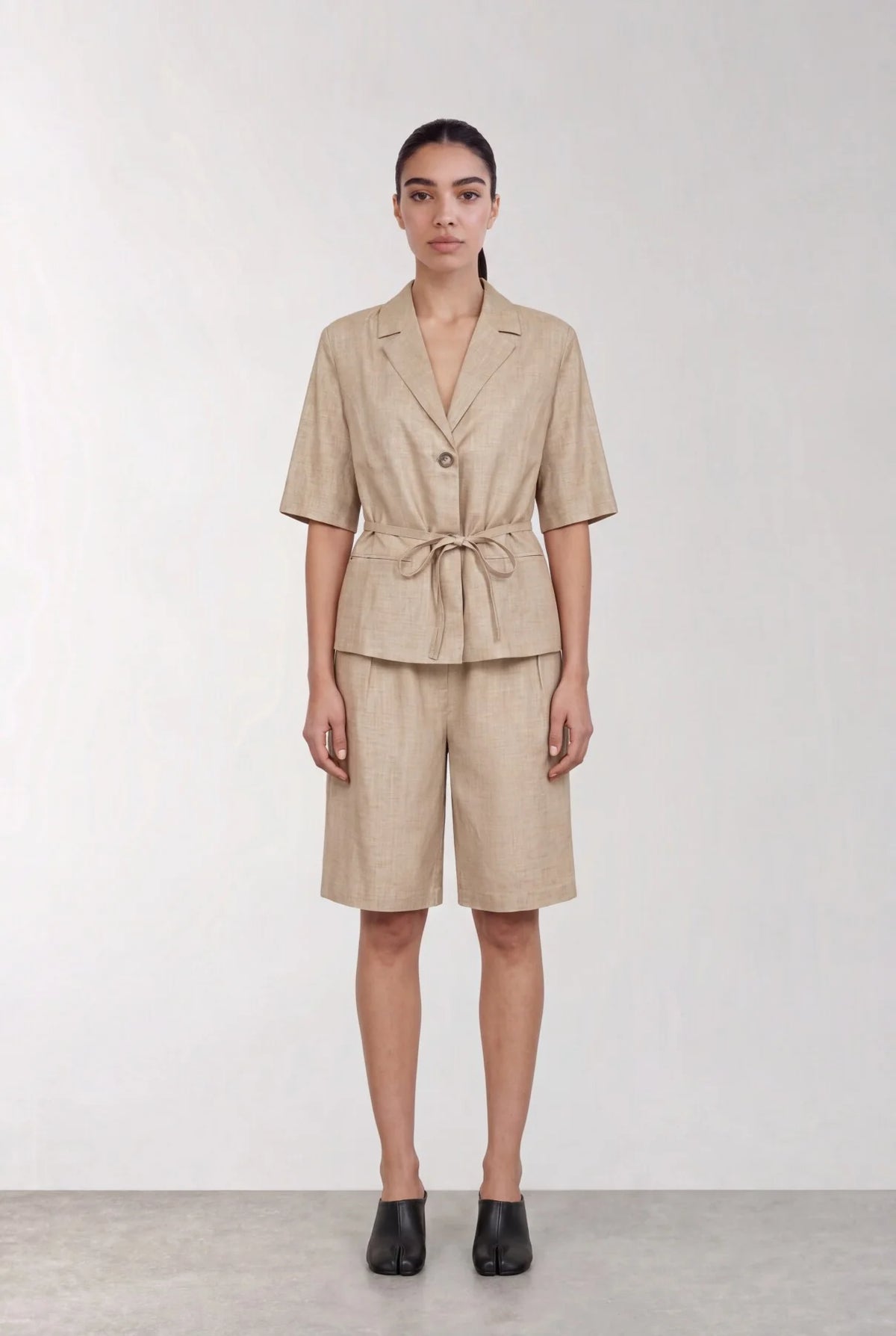 LR-Riot 1 Shorts Sand Levete Room
