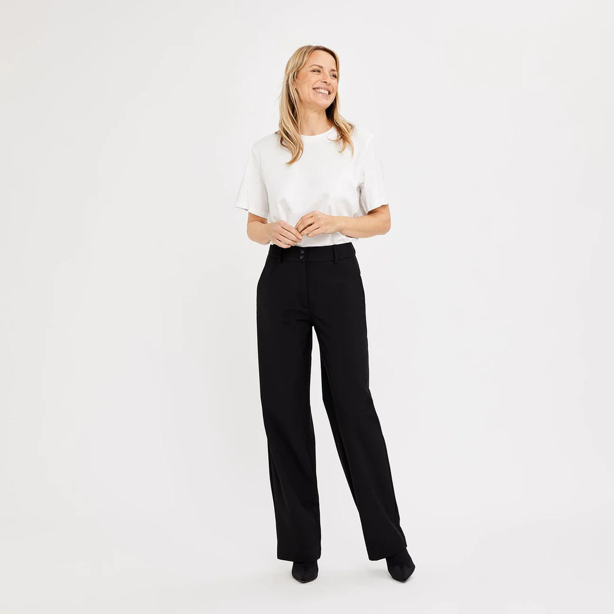 Sophia 285 Black Five Units