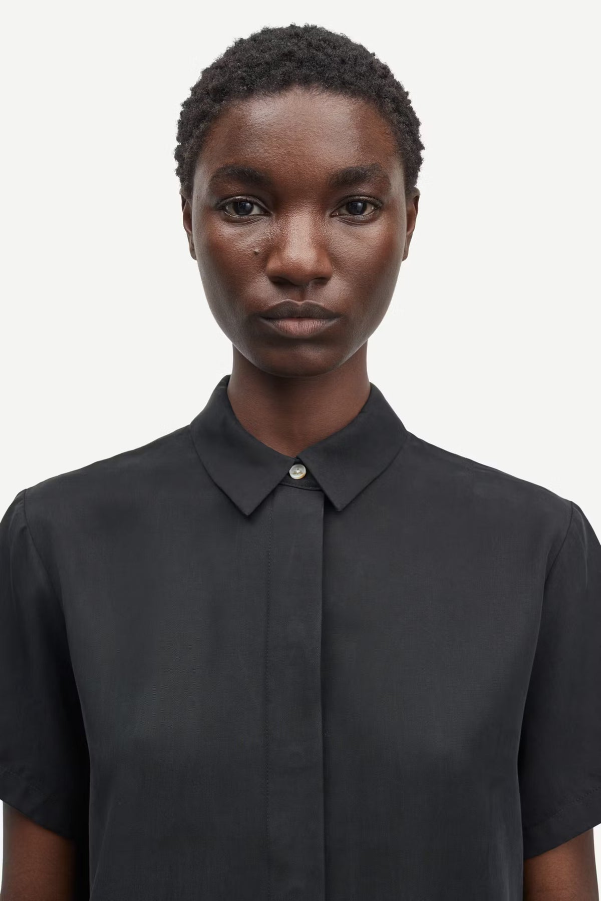 Mina SS Shirt 14028 Black Samsoe Samsoe