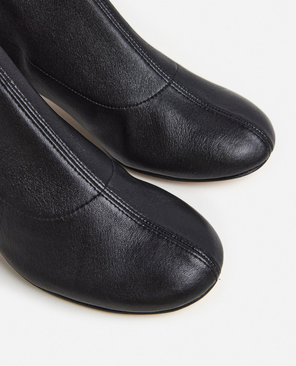 Ember Leather Black Flattered