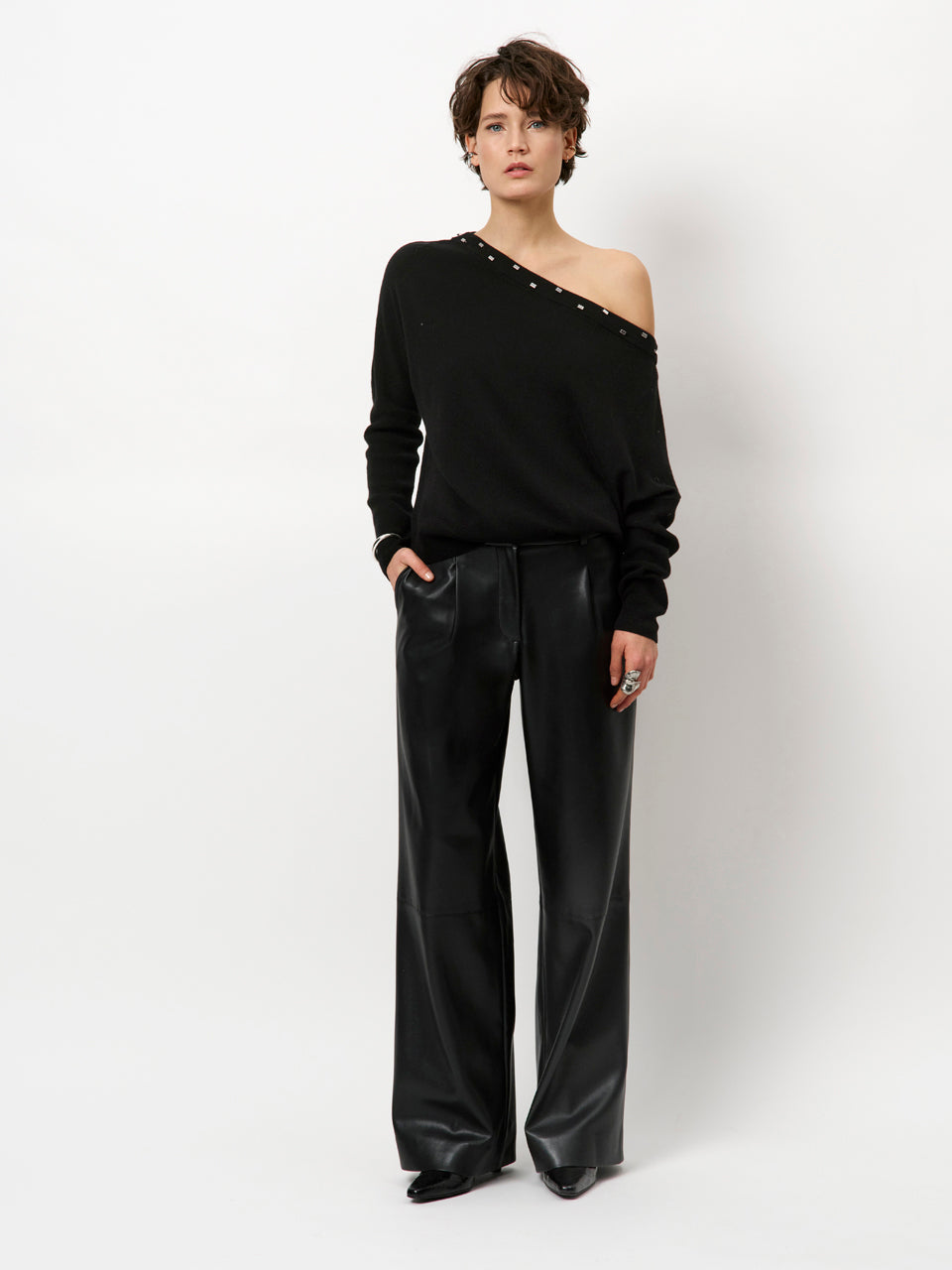 Mayu Off Shoulder Sweater Raven Dante6