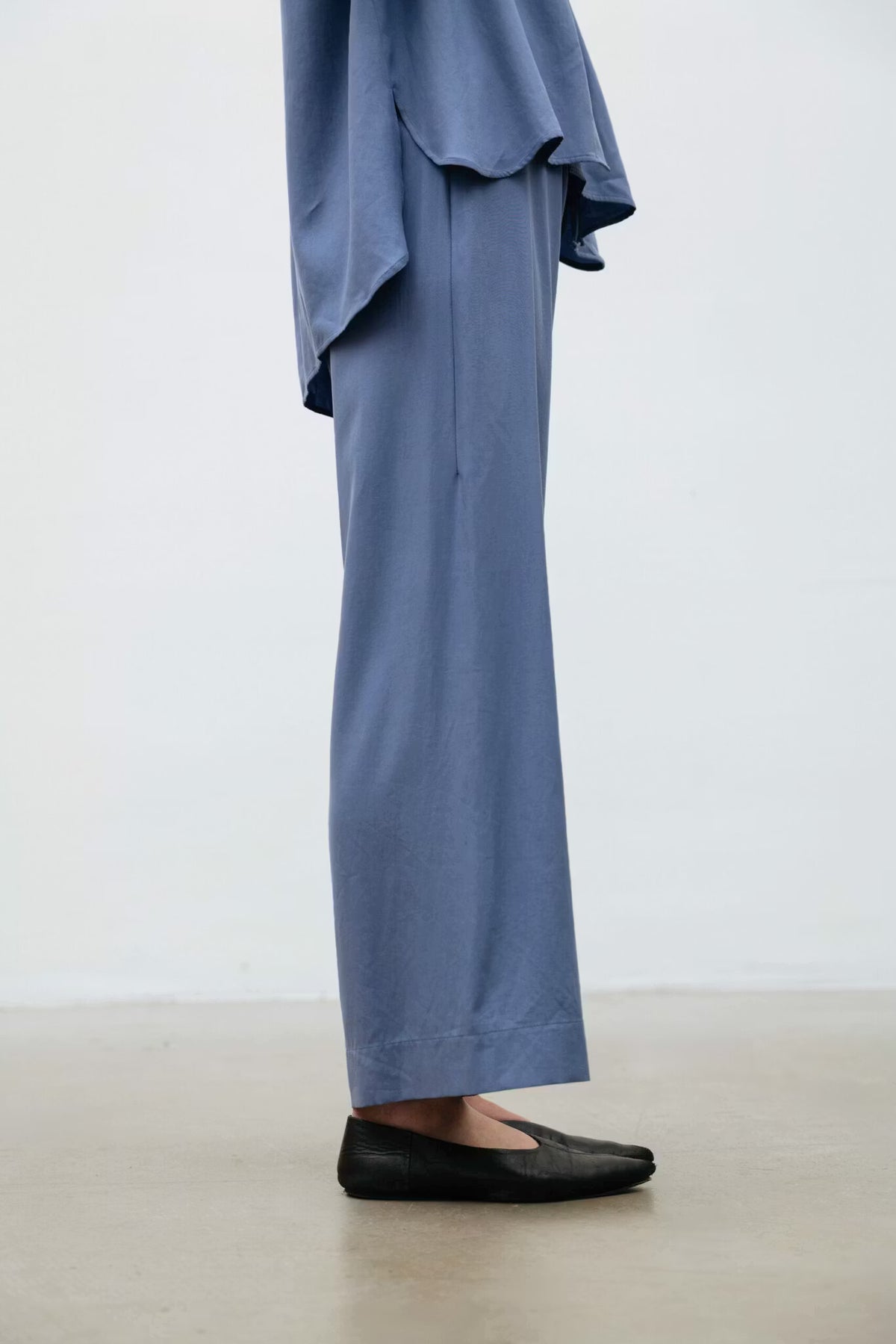 Airy Pants Pale Indigo A Part of the Art