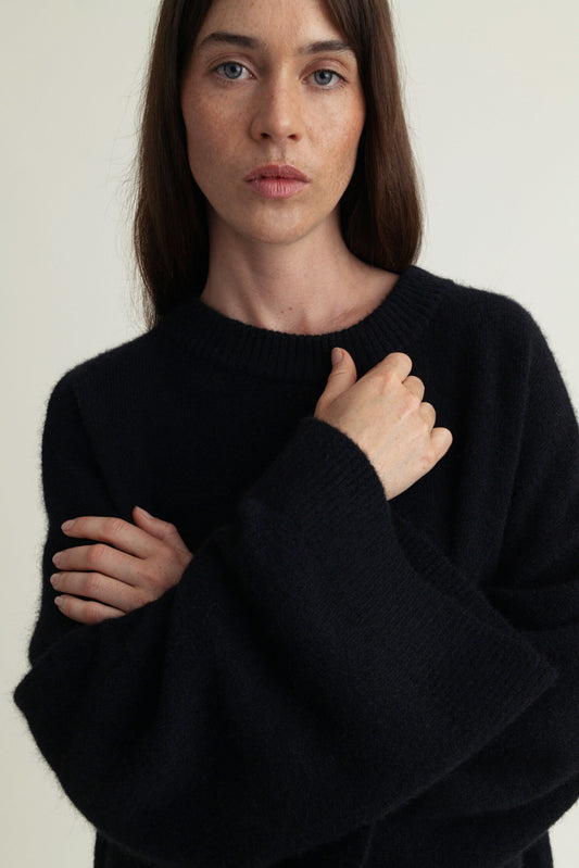 Core Knit Black A Part of the Art