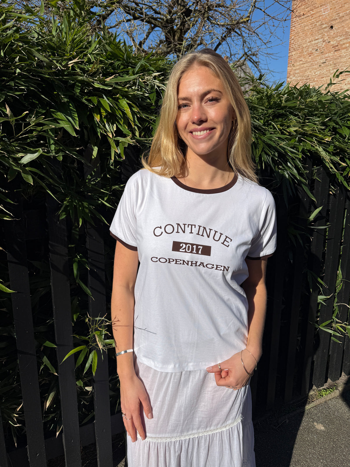Dea T-shirt White/Brown Continue
