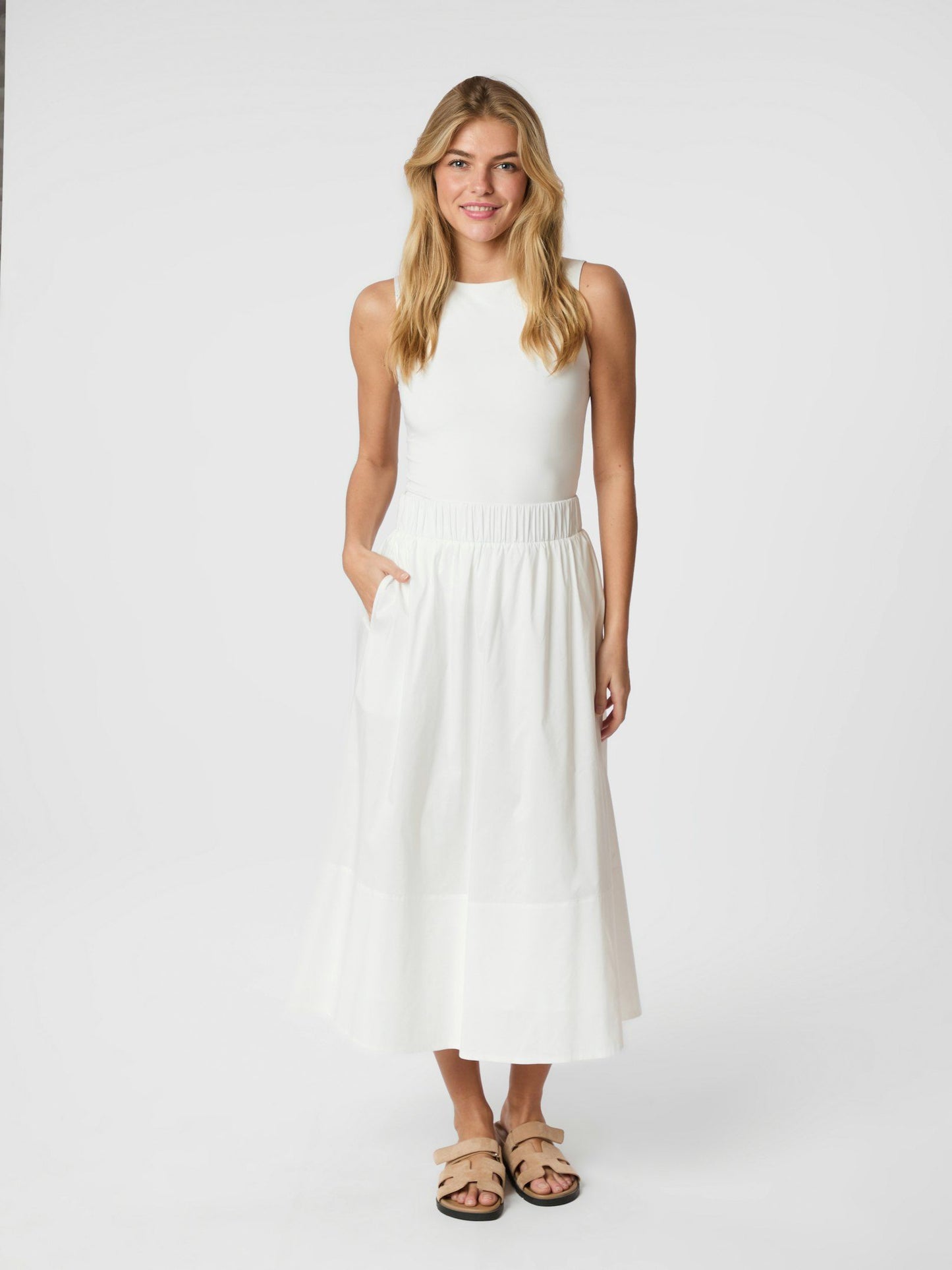 Yara Poplin Skirt Whtie Neo Noir