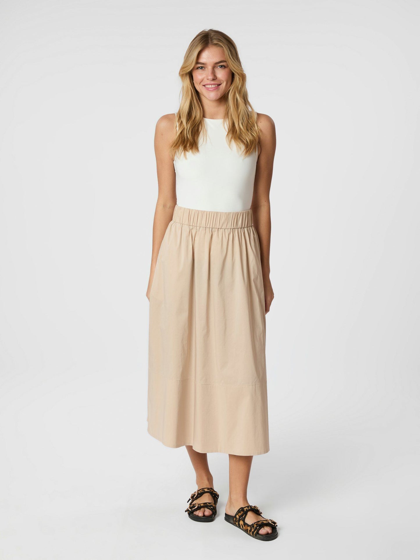 Yara Poplin Skirt Dark Sand Neo Noir
