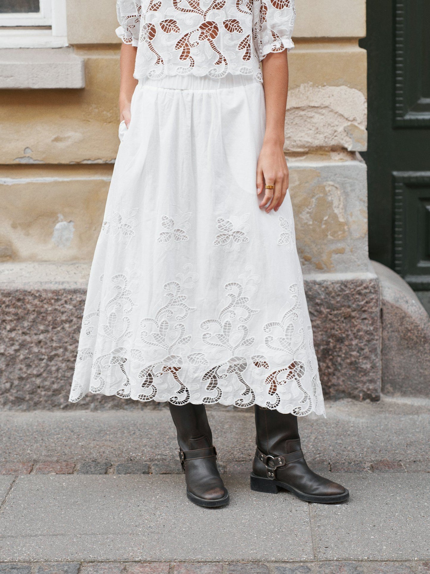 Yara Long Emb Skirt White Neo Noir