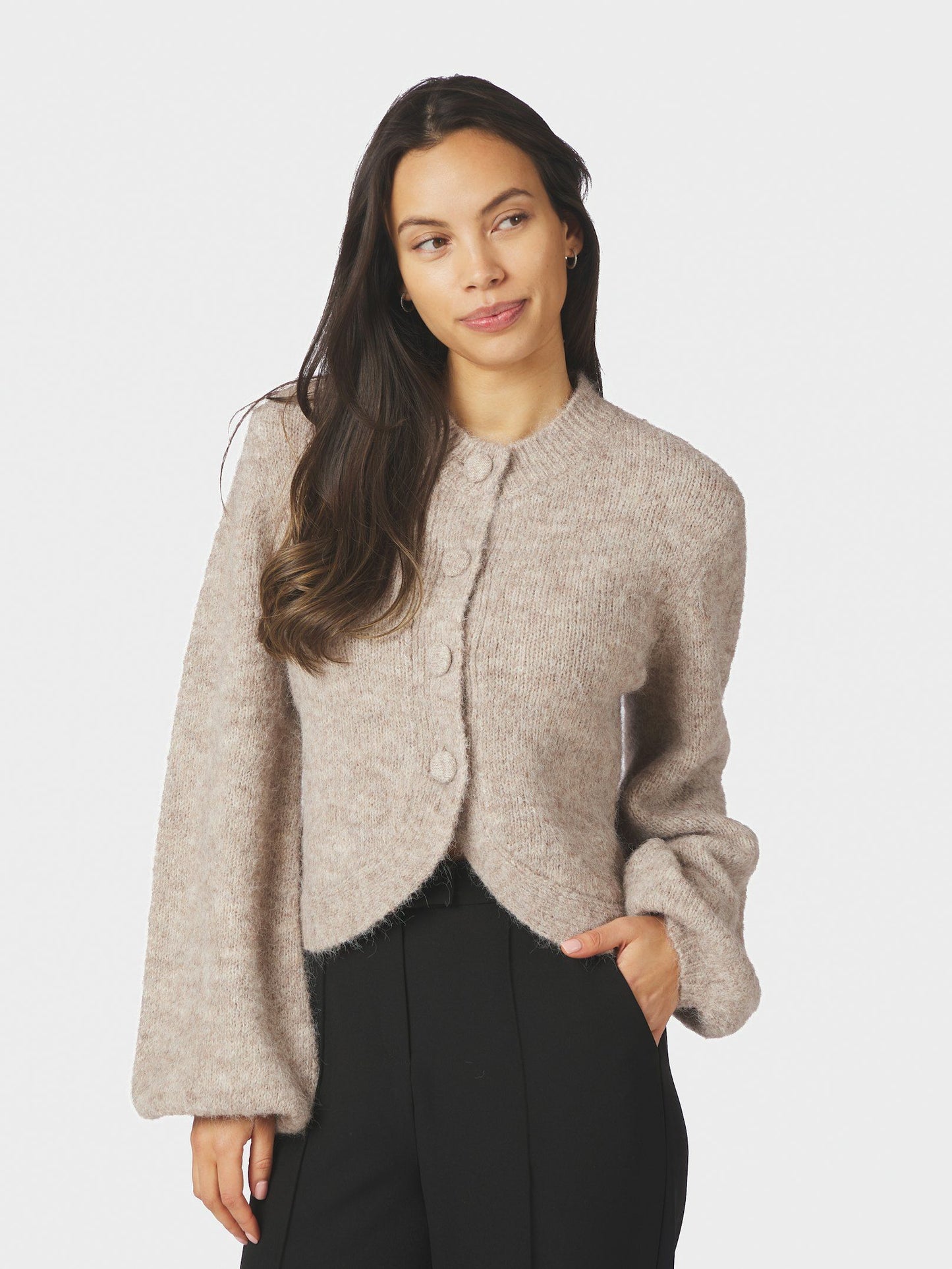 Gio Fluffy Knit Cardigan Beige Neo Noir
