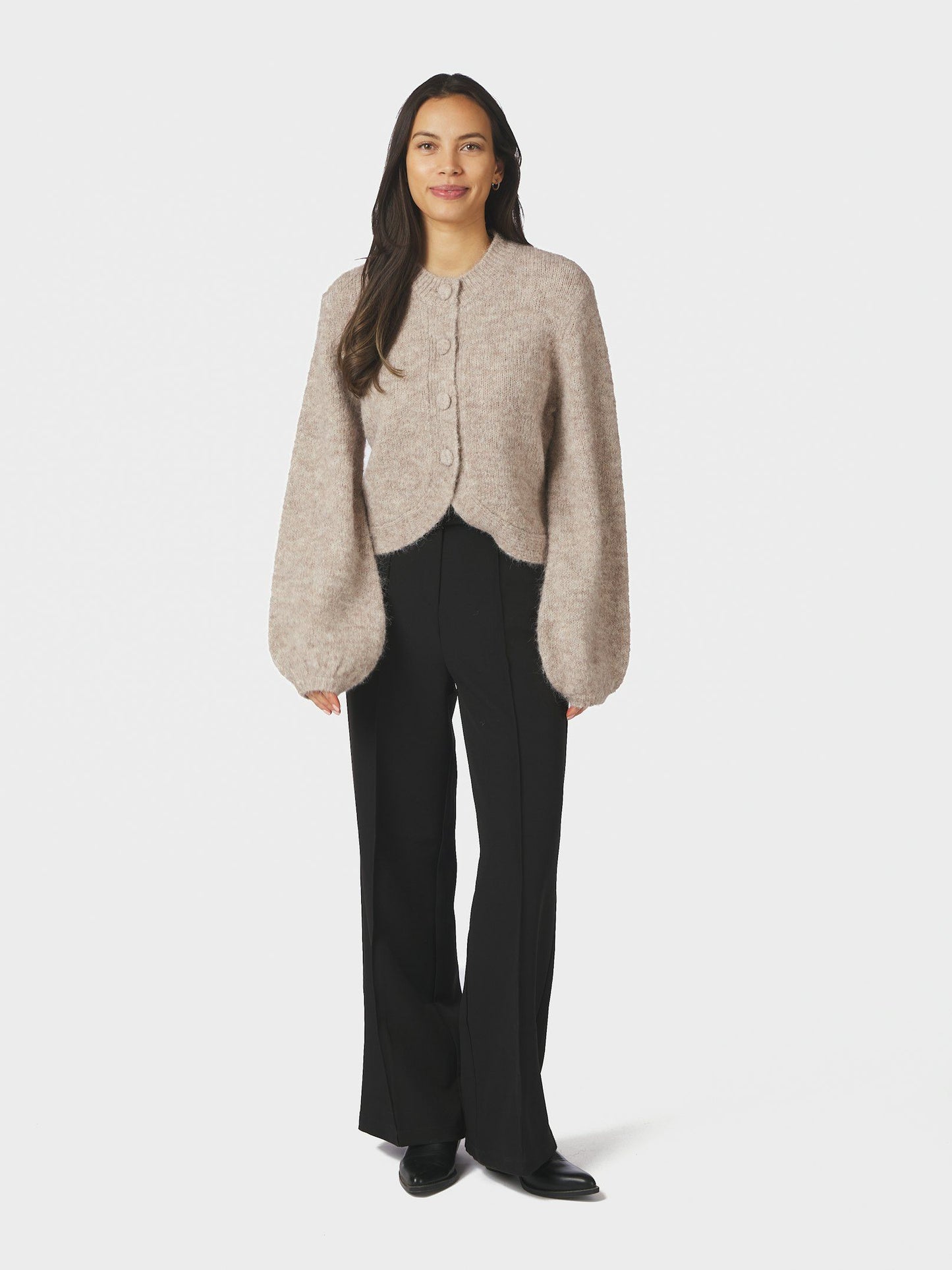 Gio Fluffy Knit Cardigan Beige Neo Noir