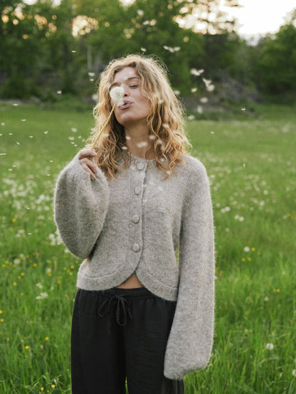 Gio Fluffy Knit Cardigan Beige Neo Noir