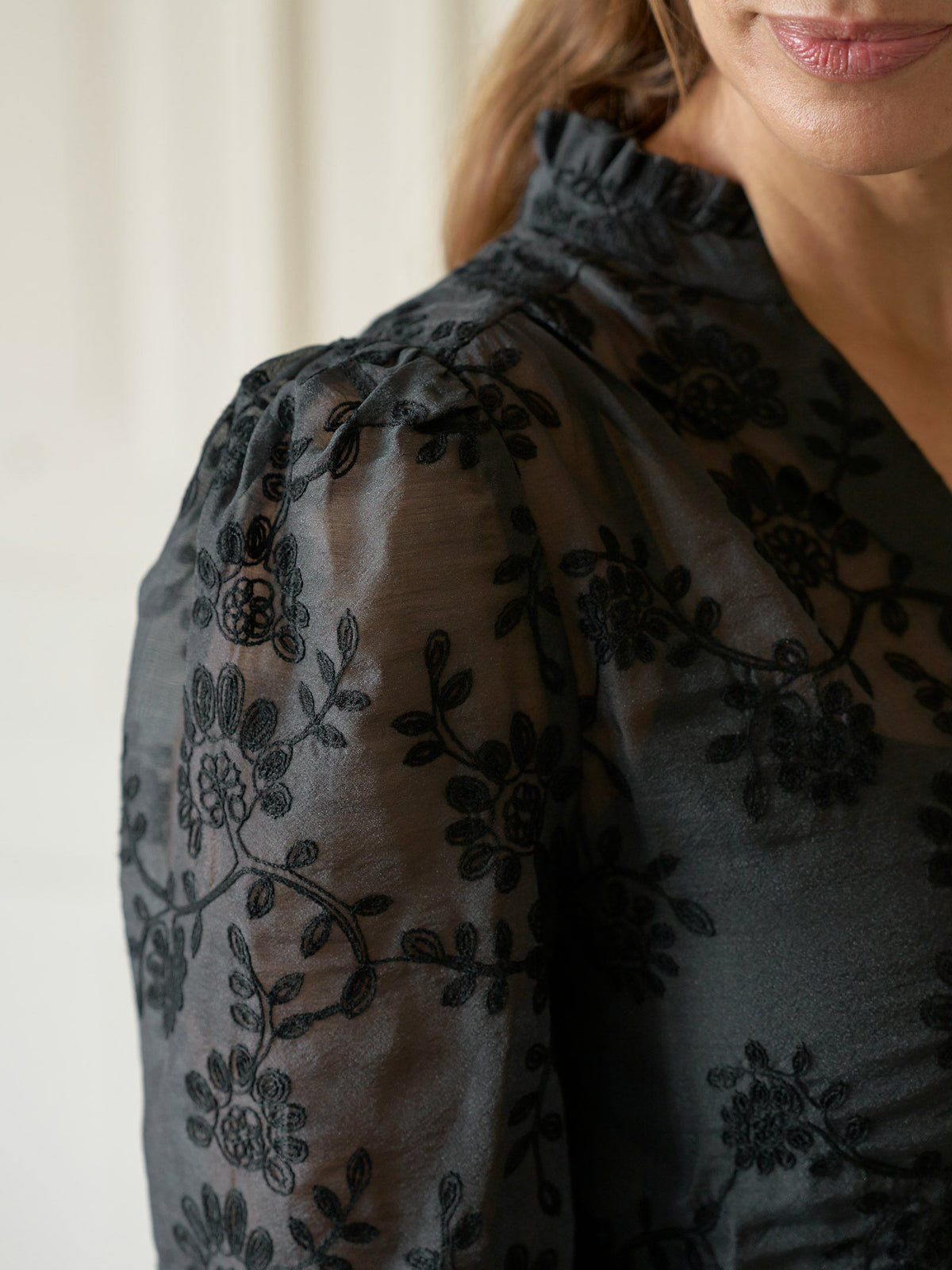 Amara Emb. Blouse Black Neo Noir
