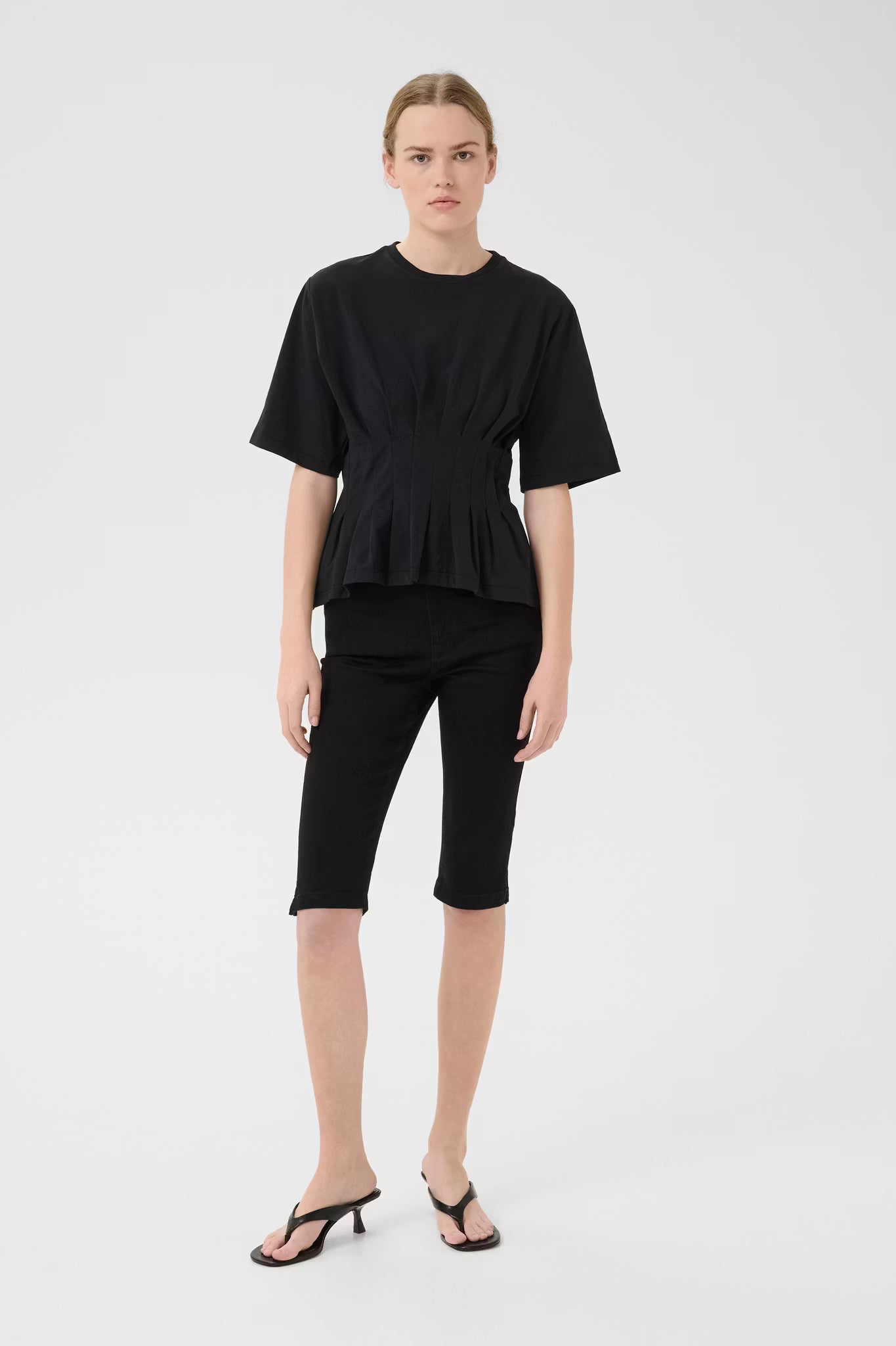 Inez T-shirt Black Gestuz