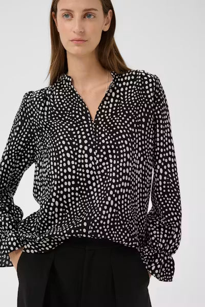 LibertyIW V-Neck Black Fade Dot InWear