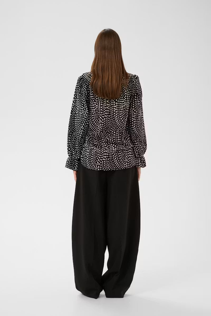 LibertyIW V-Neck Black Fade Dot InWear