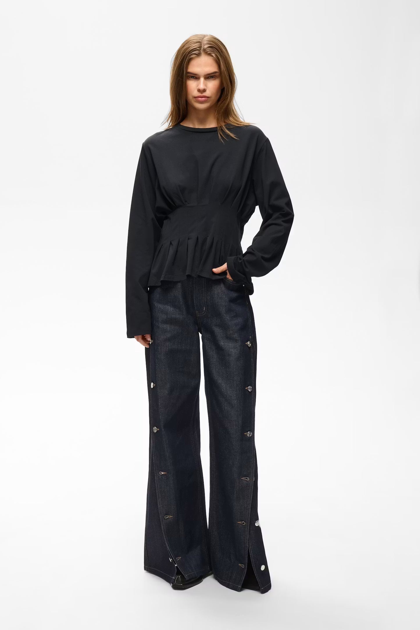 Inez LS Tee Black Gestuz