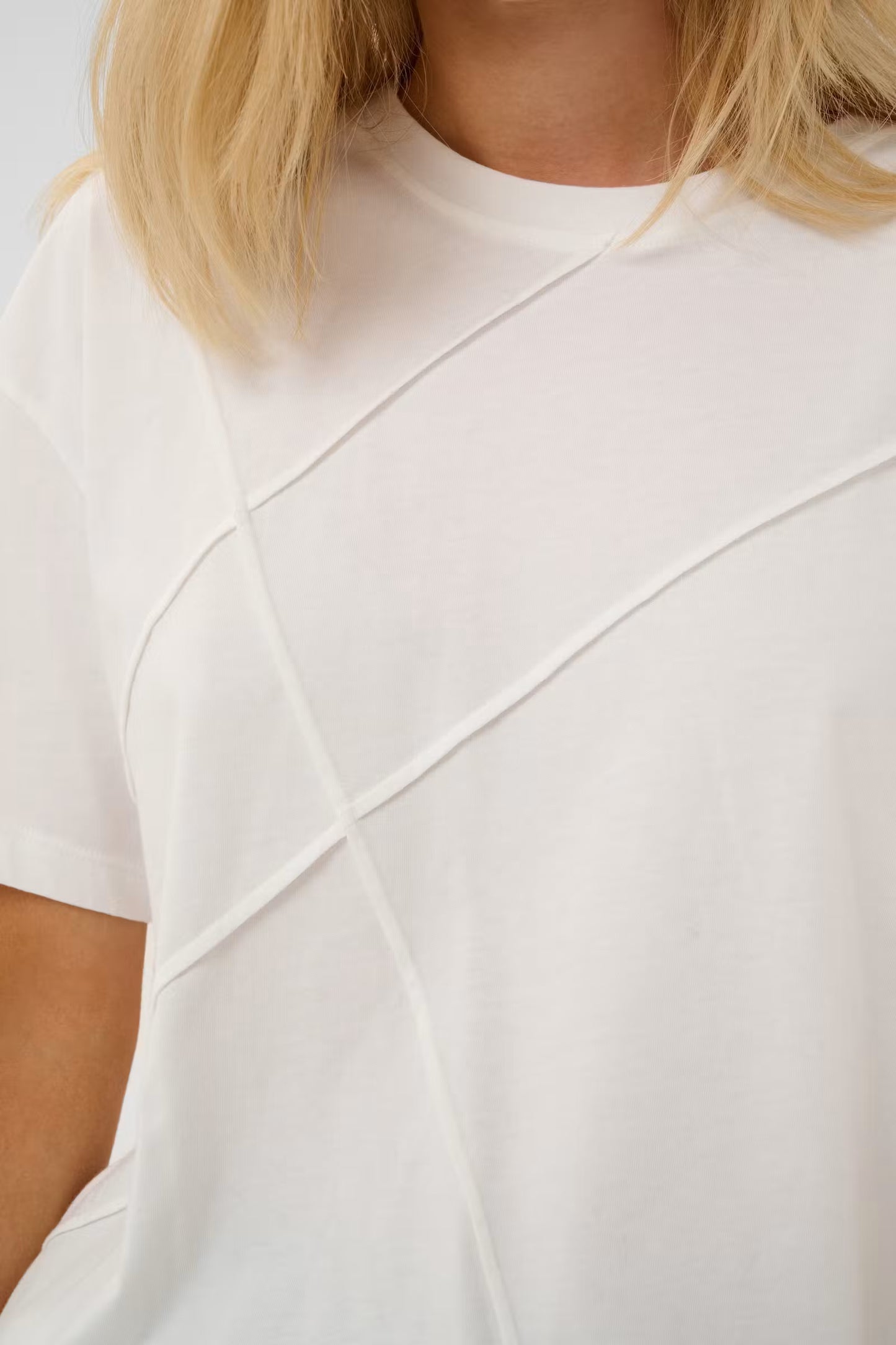 Stitch Amora T-Shirt Spring Gardenia/White Culture