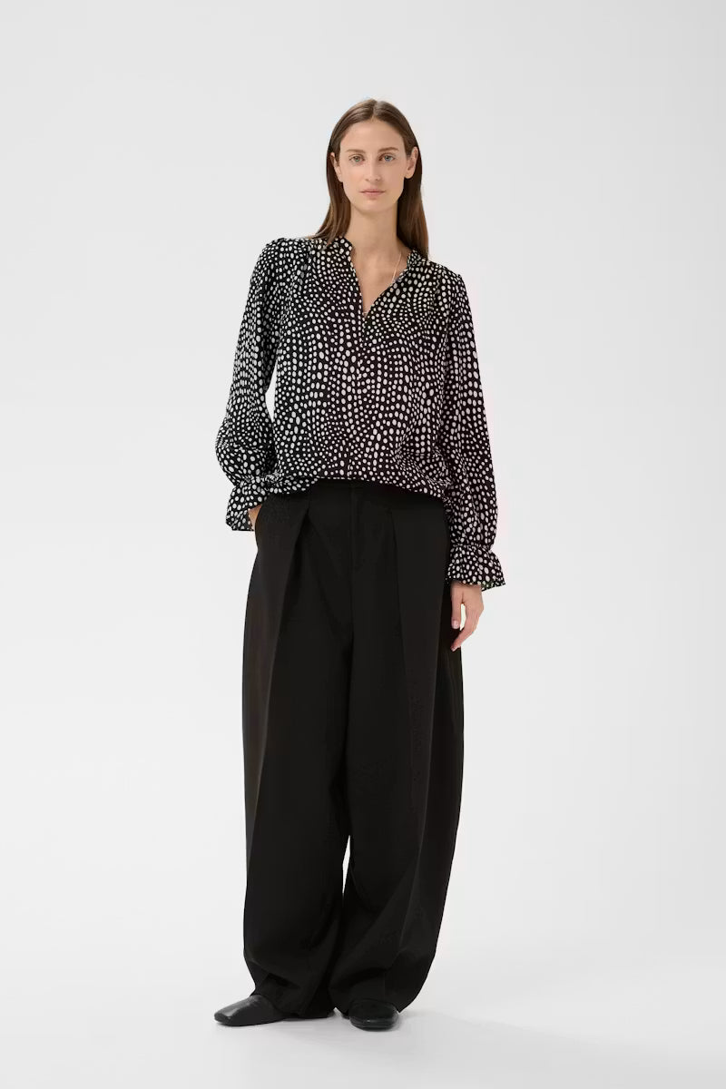 LibertyIW V-Neck Black Fade Dot InWear
