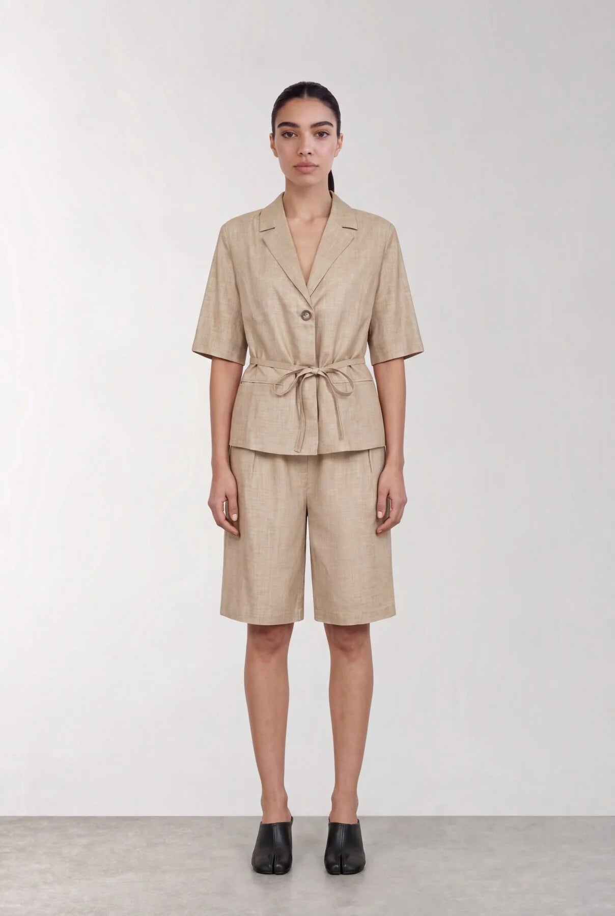 LR-Riot 1 Shorts Sand Levete Room