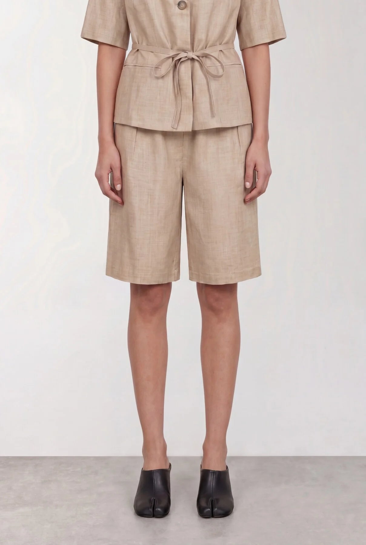LR-Riot 1 Shorts Sand Levete Room