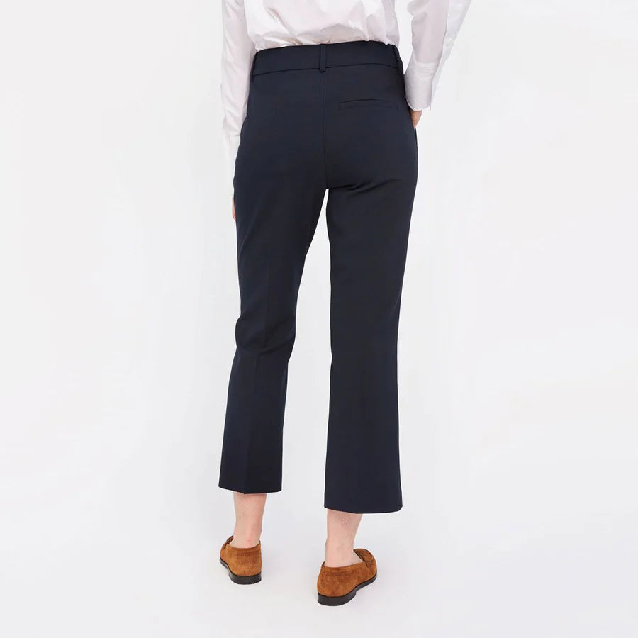 Clara Crop 285 Navy Five Units