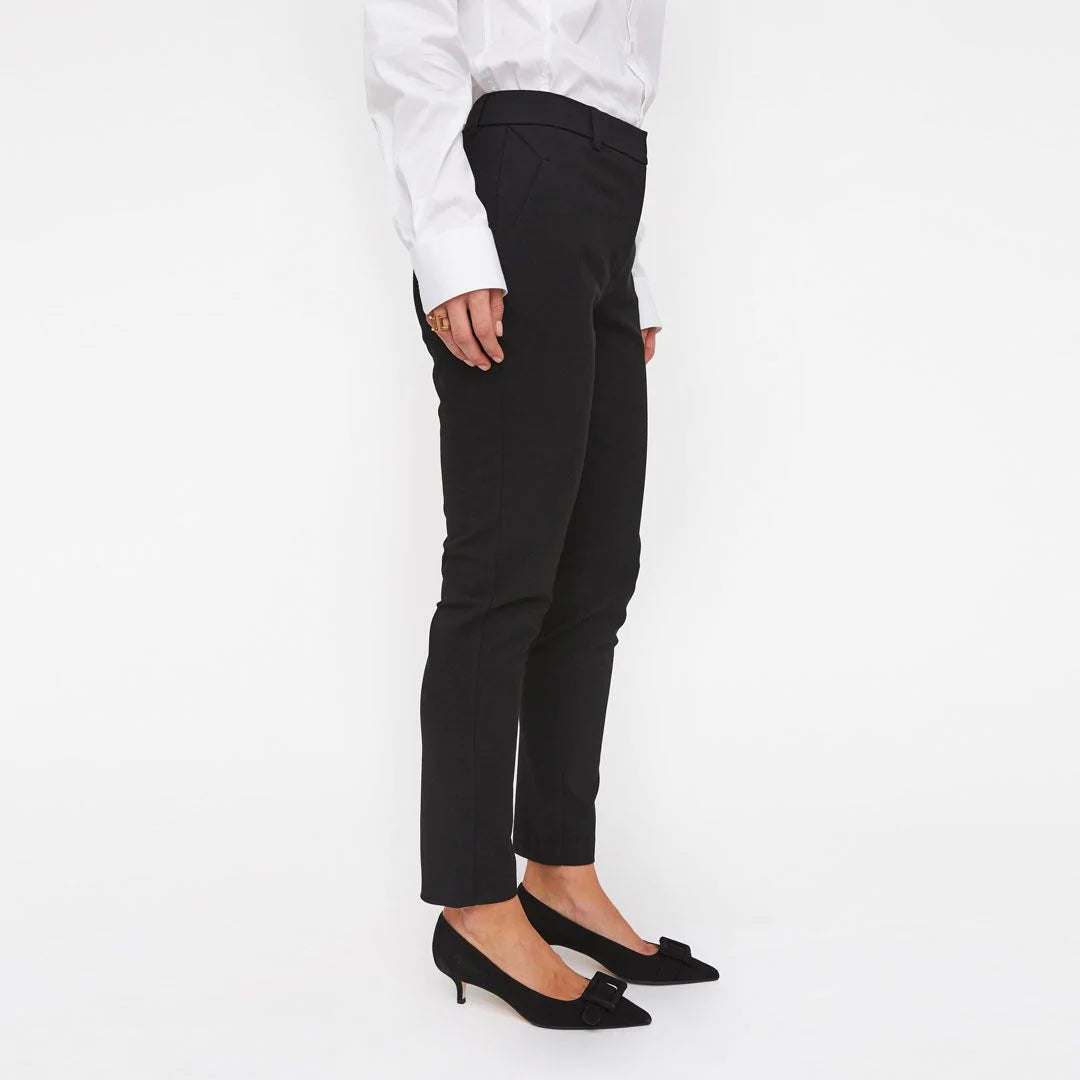 Kylie Crop 396 Black Five Units