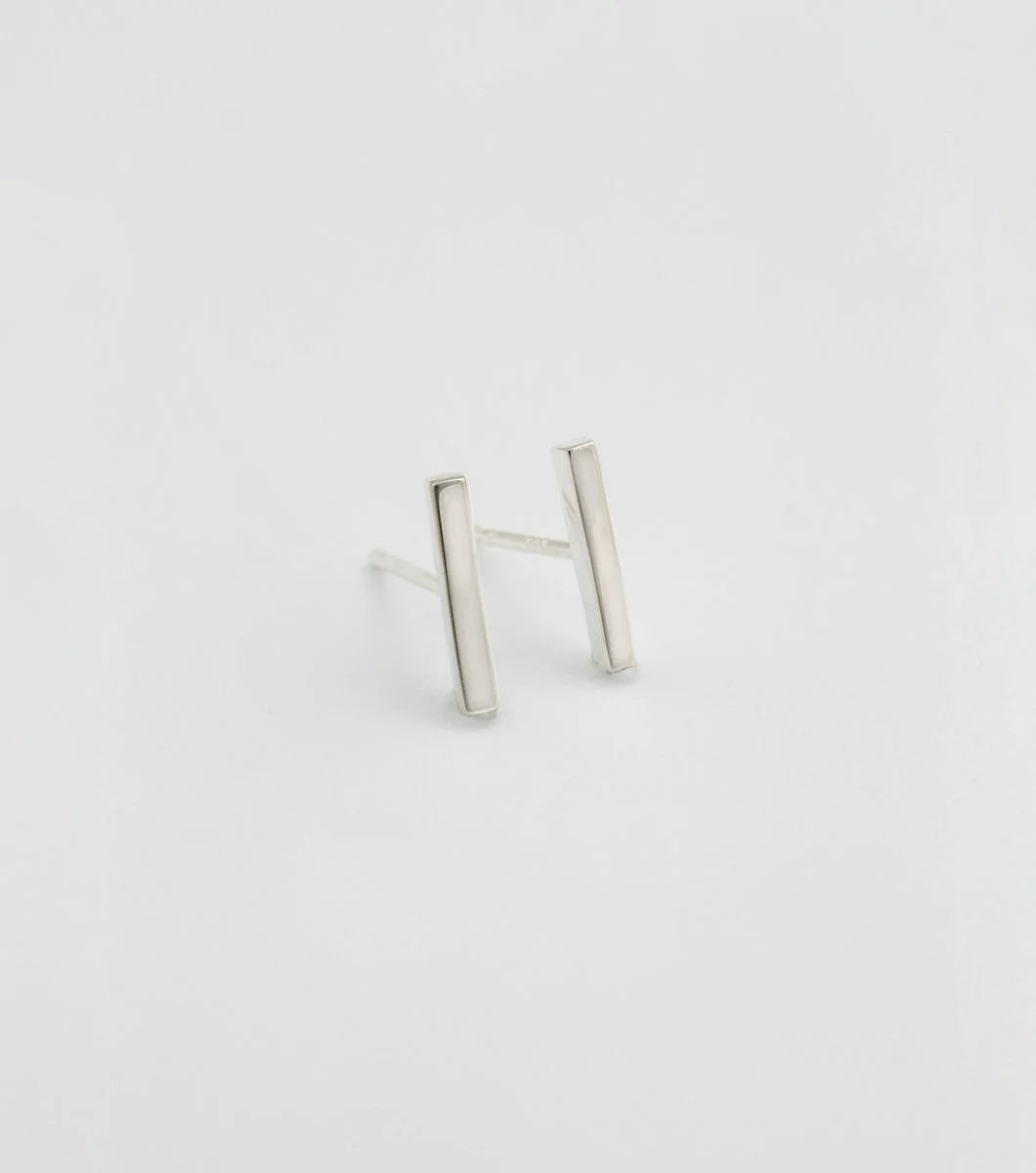 Strict Plain Bar Earrings Silver Syster P