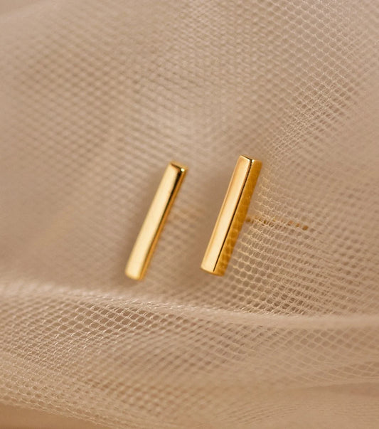 Strict Plain Bar Earrings Gold
