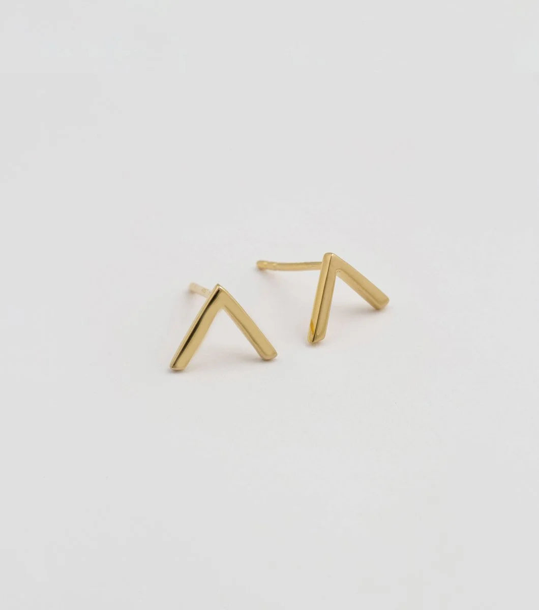Strict Plain V Earrings Gold Syster P