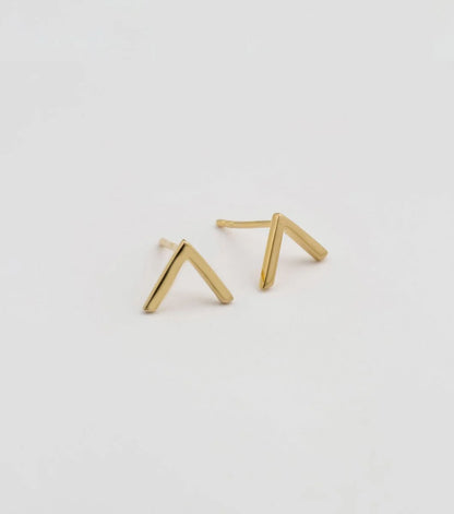 Strict Plain V Earrings Gold Syster P