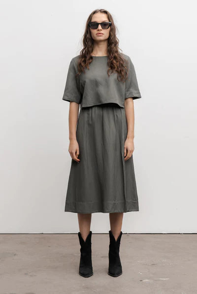 Pim Cropped Linen Tee Military Green Ahlvar Gallery