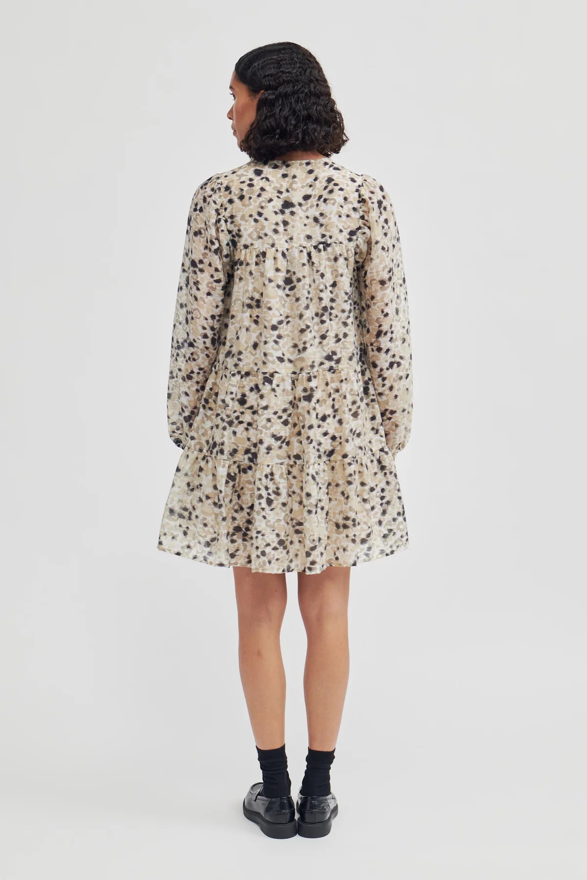 Gaura Dress Crockery Second Female