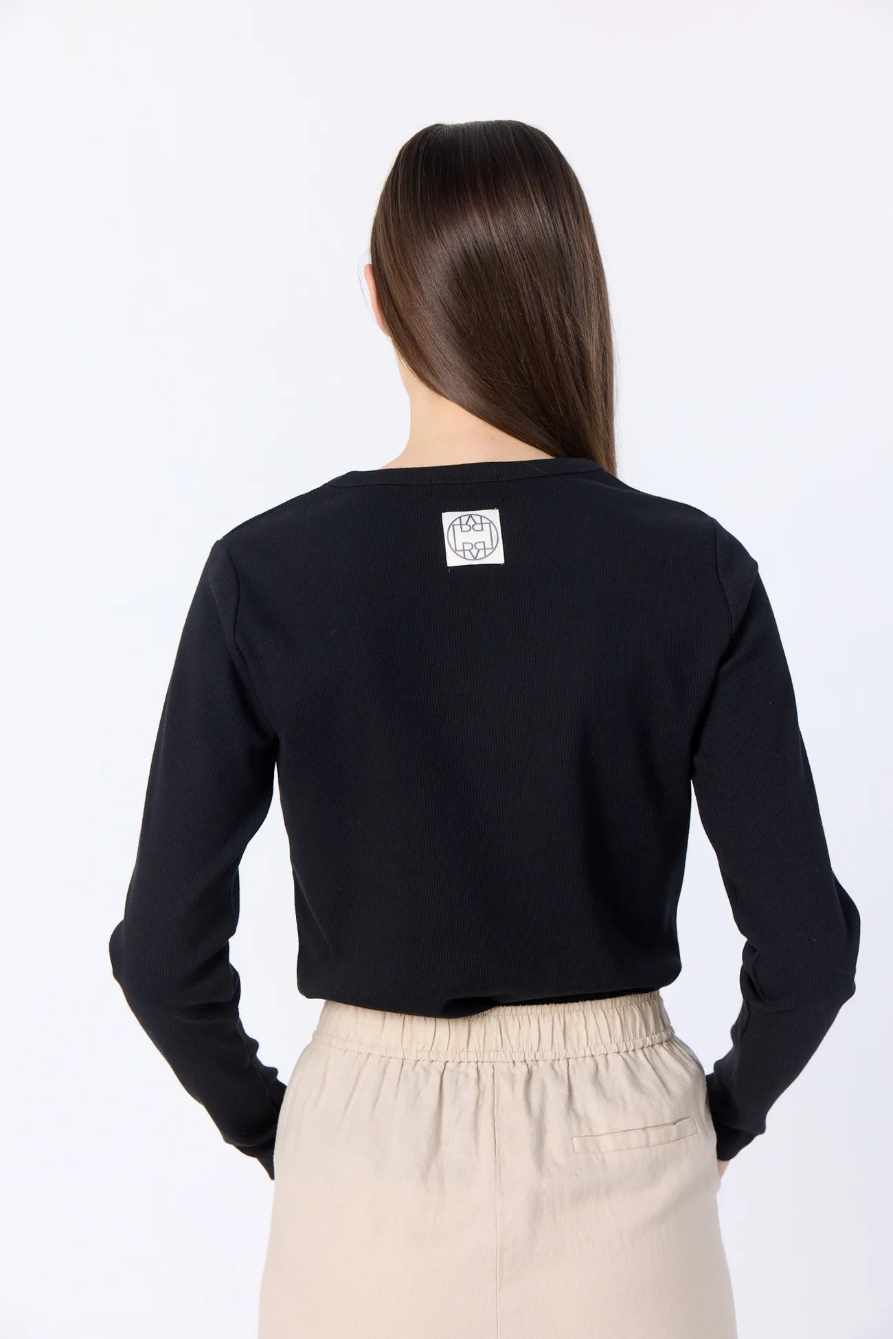 Numbia 3 Top Black Levete Room