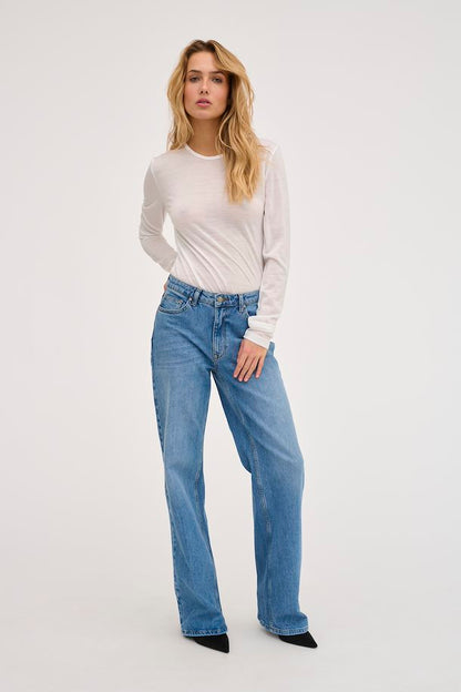 The Oneck Long Sleeve Off-White My Essential Wardrobe