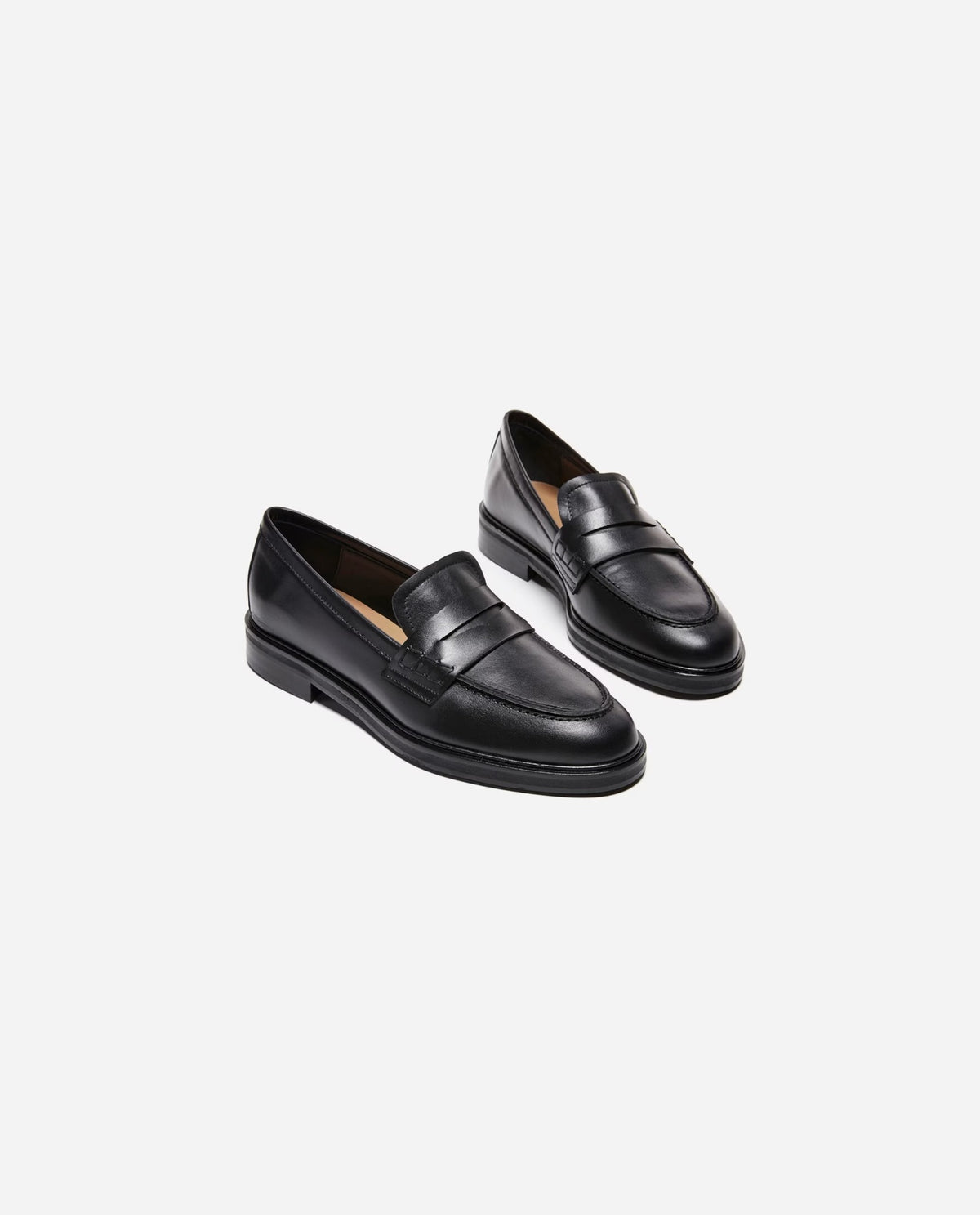 Sara Leather Black Flattered
