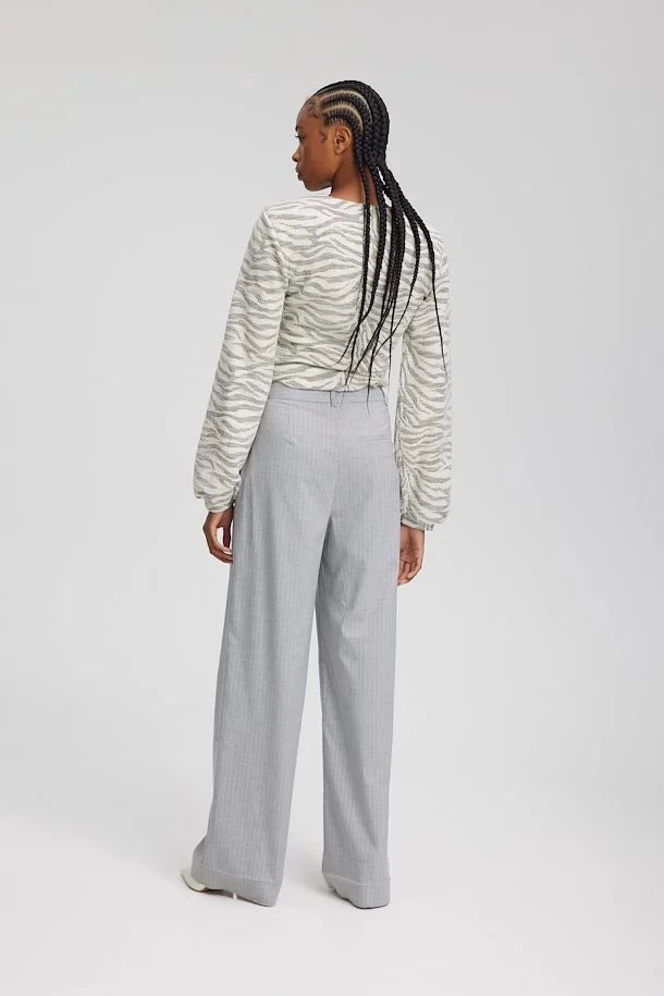 IriaGZ Blouse White Tiger Gestuz
