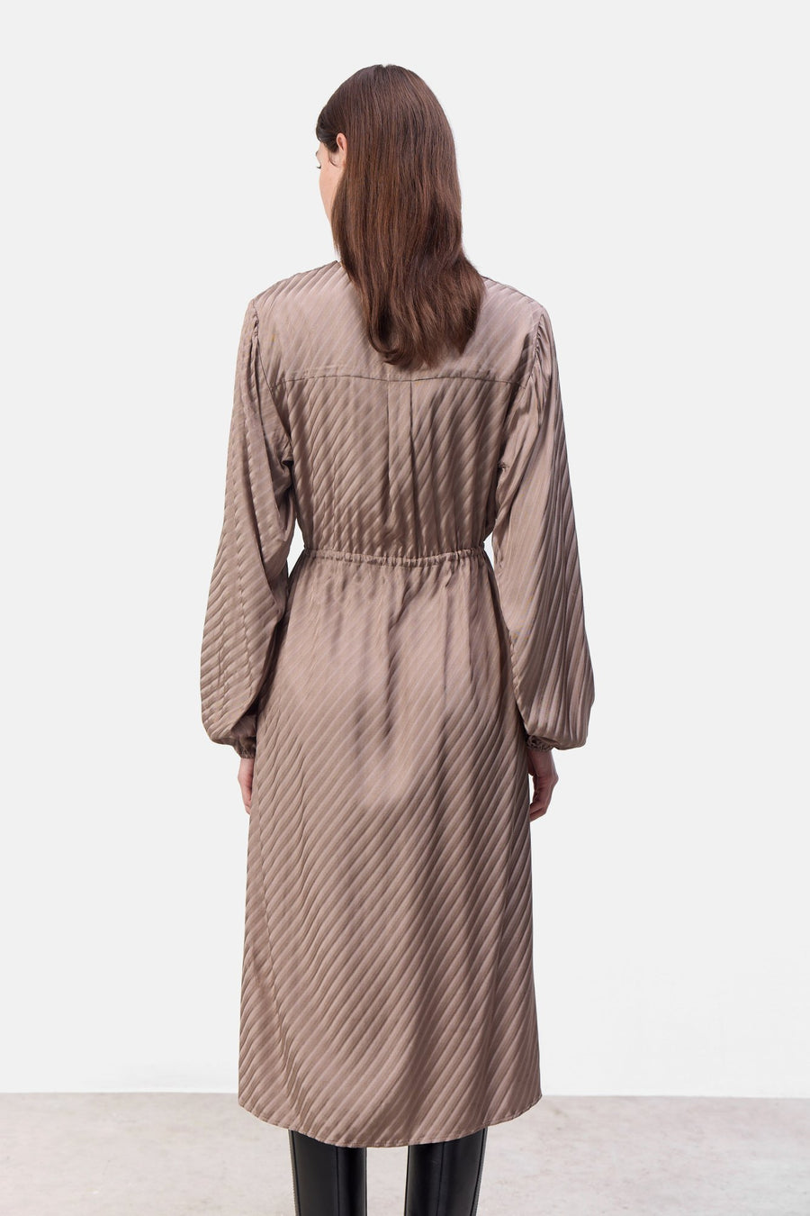 LR-Evonne 3 Dress Levete Room