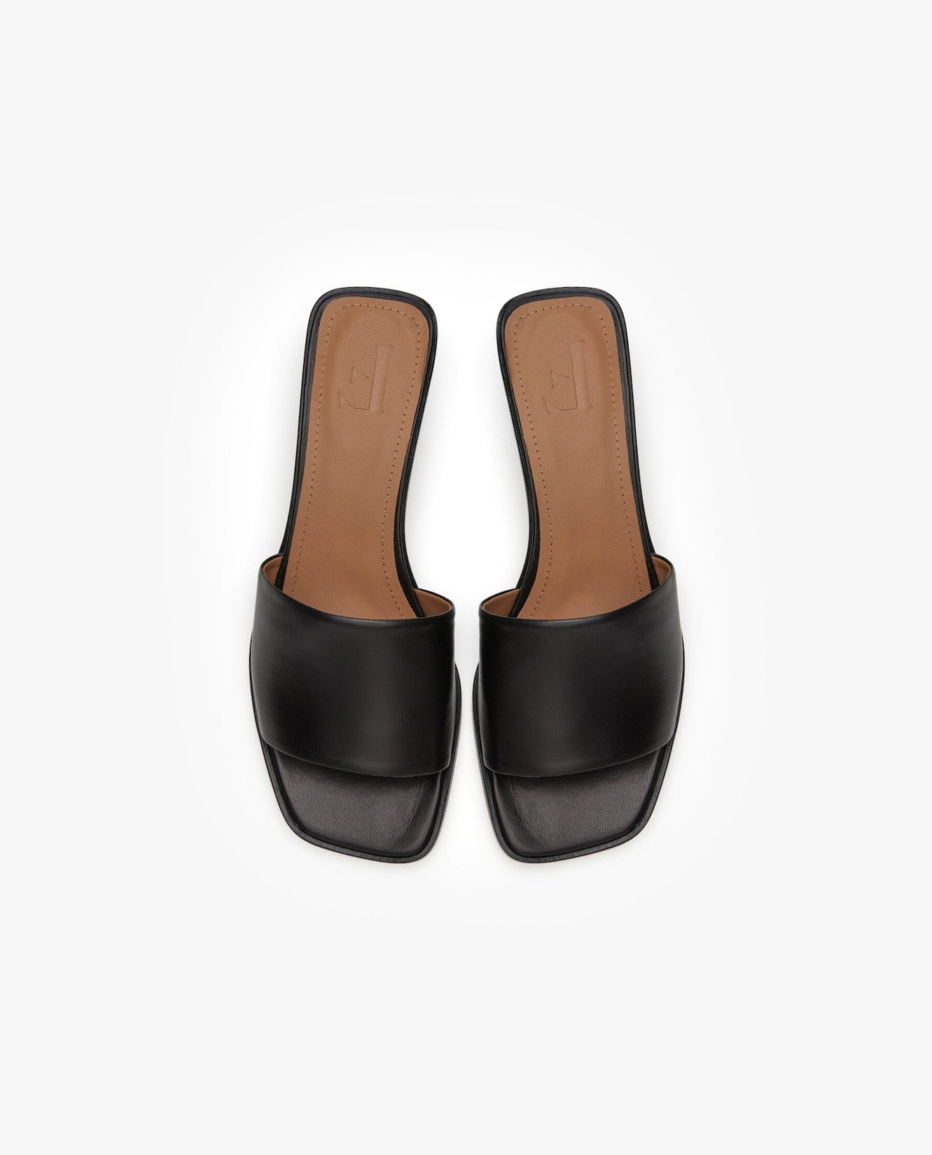 Jody Leather Black Flattered