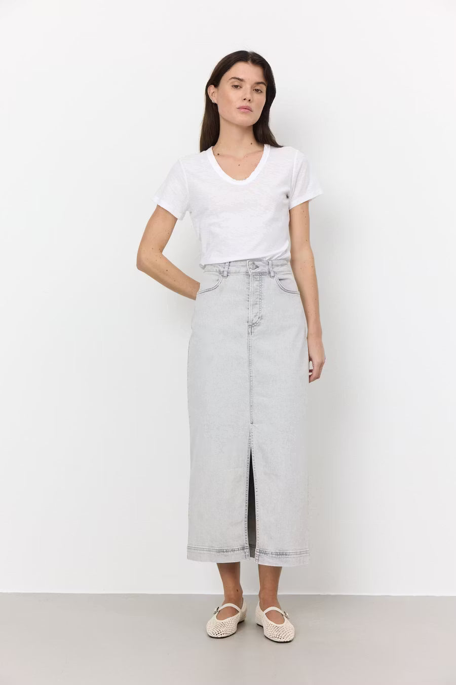 LR-Any 2 White Levete Room