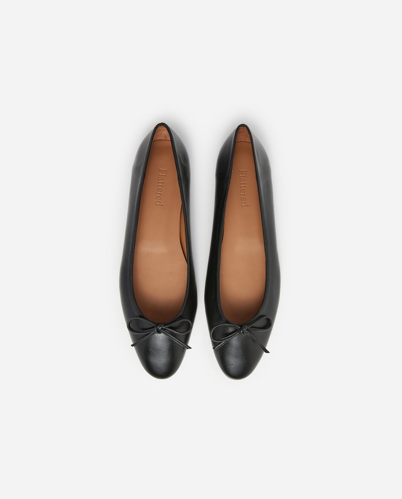Bodil Leather Black Flattered