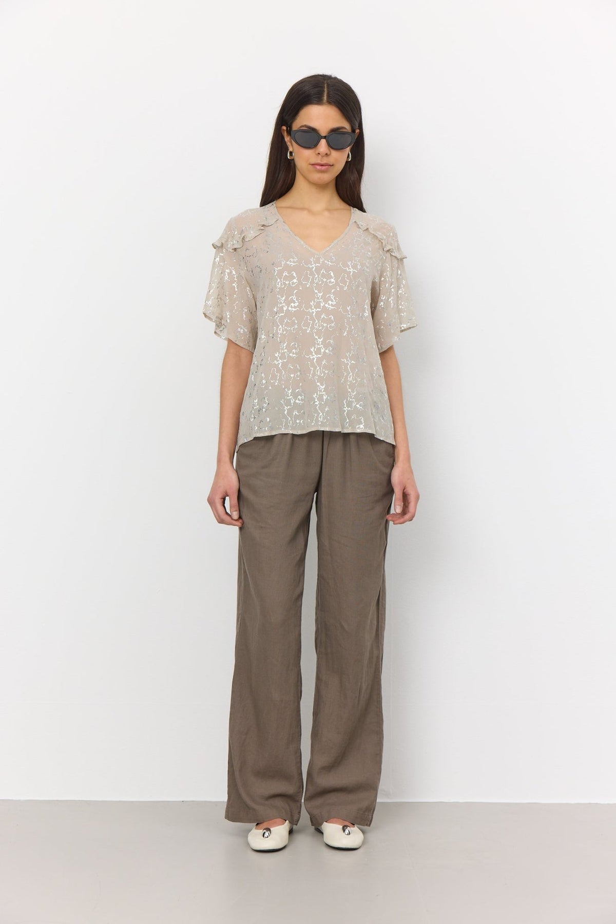 LR-Galaxy 2 Blouse Sand Levete Room