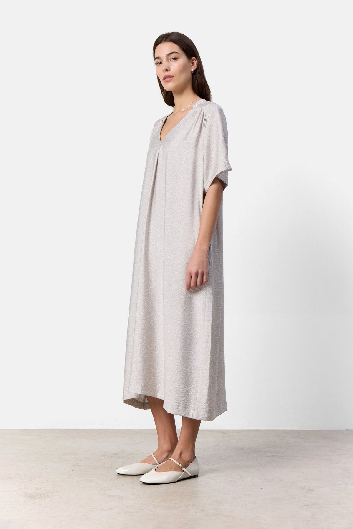 LR-Hannia 2 Dress Cream Levete Room