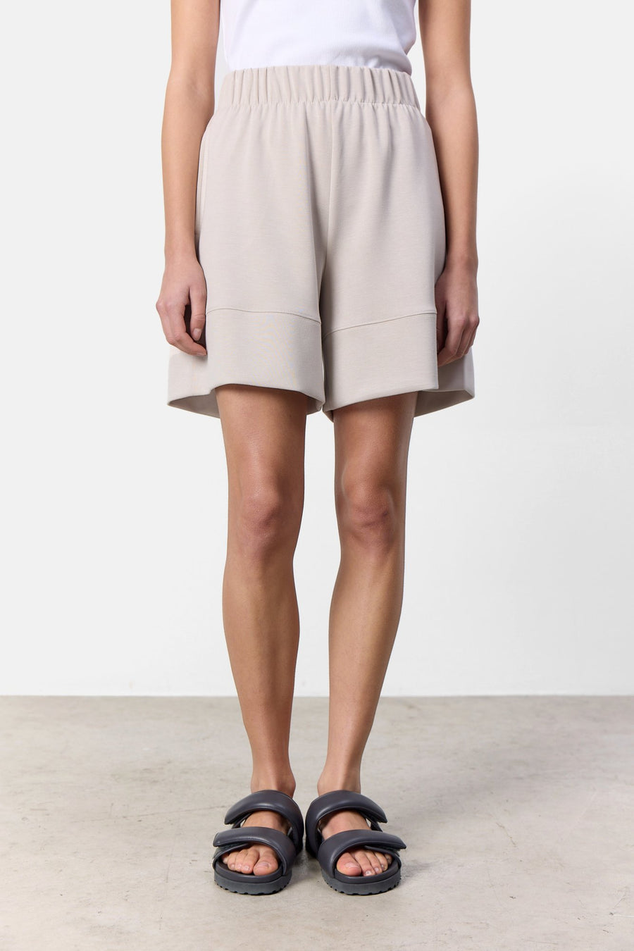 LR-Ezra 4 Shorts Cream Levete Room
