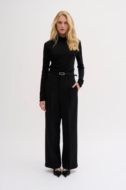 01 The Rollneck Black My Essential Wardrobe