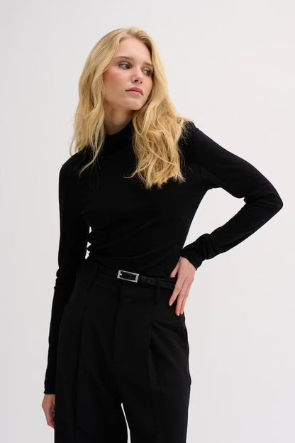 01 The Rollneck Black My Essential Wardrobe