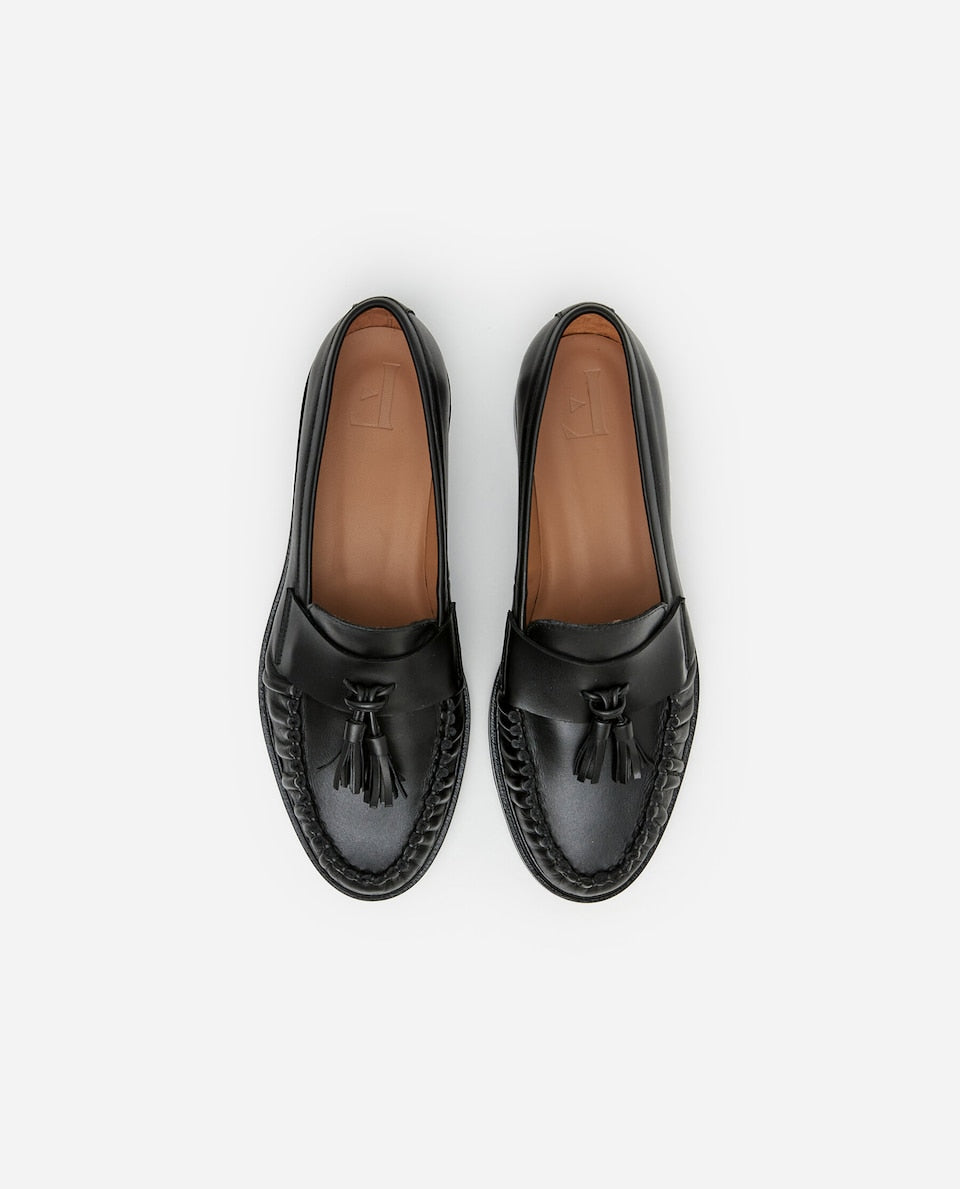Sigrid Leather Black Flattered