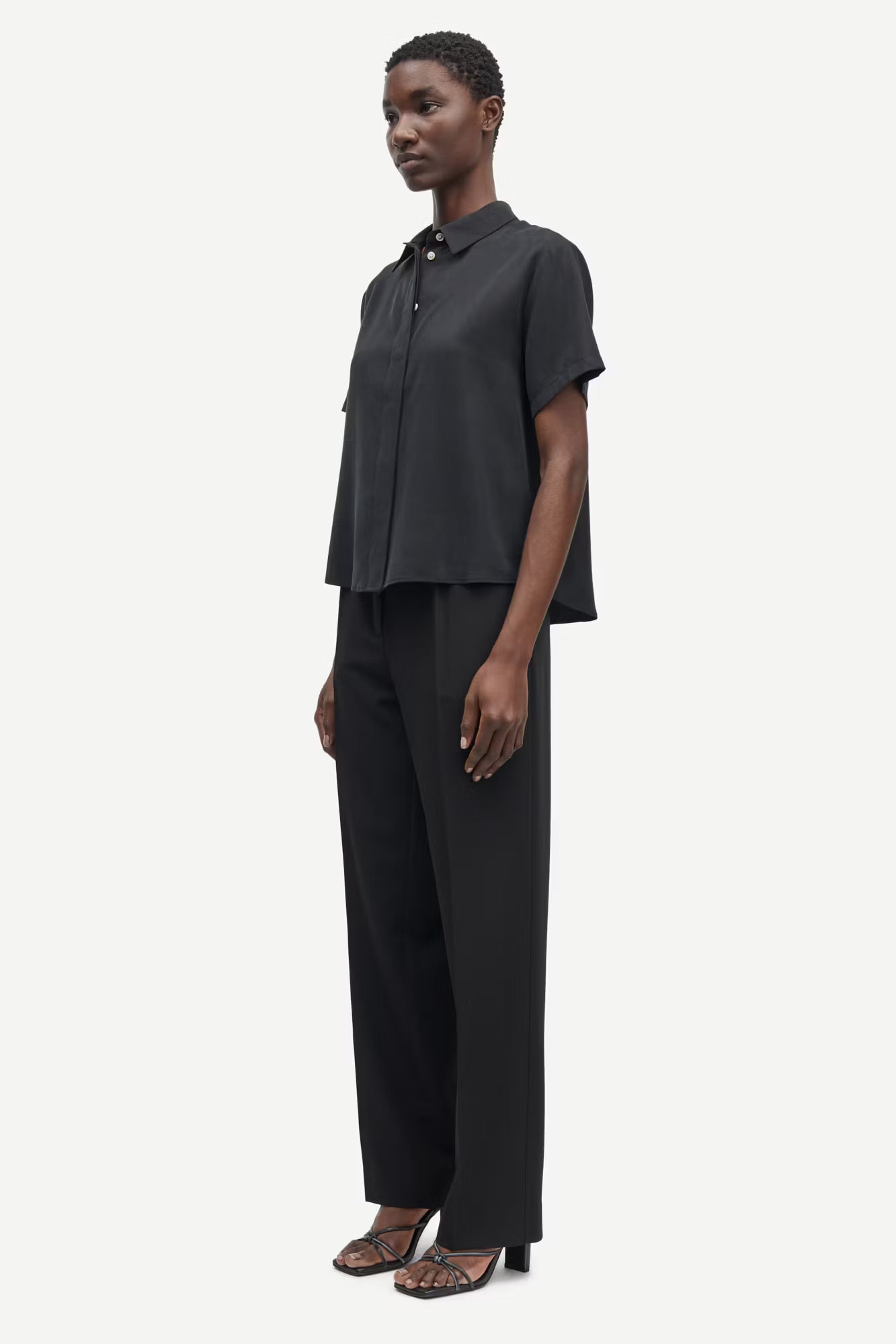 Mina SS Shirt 14028 Black Samsoe Samsoe