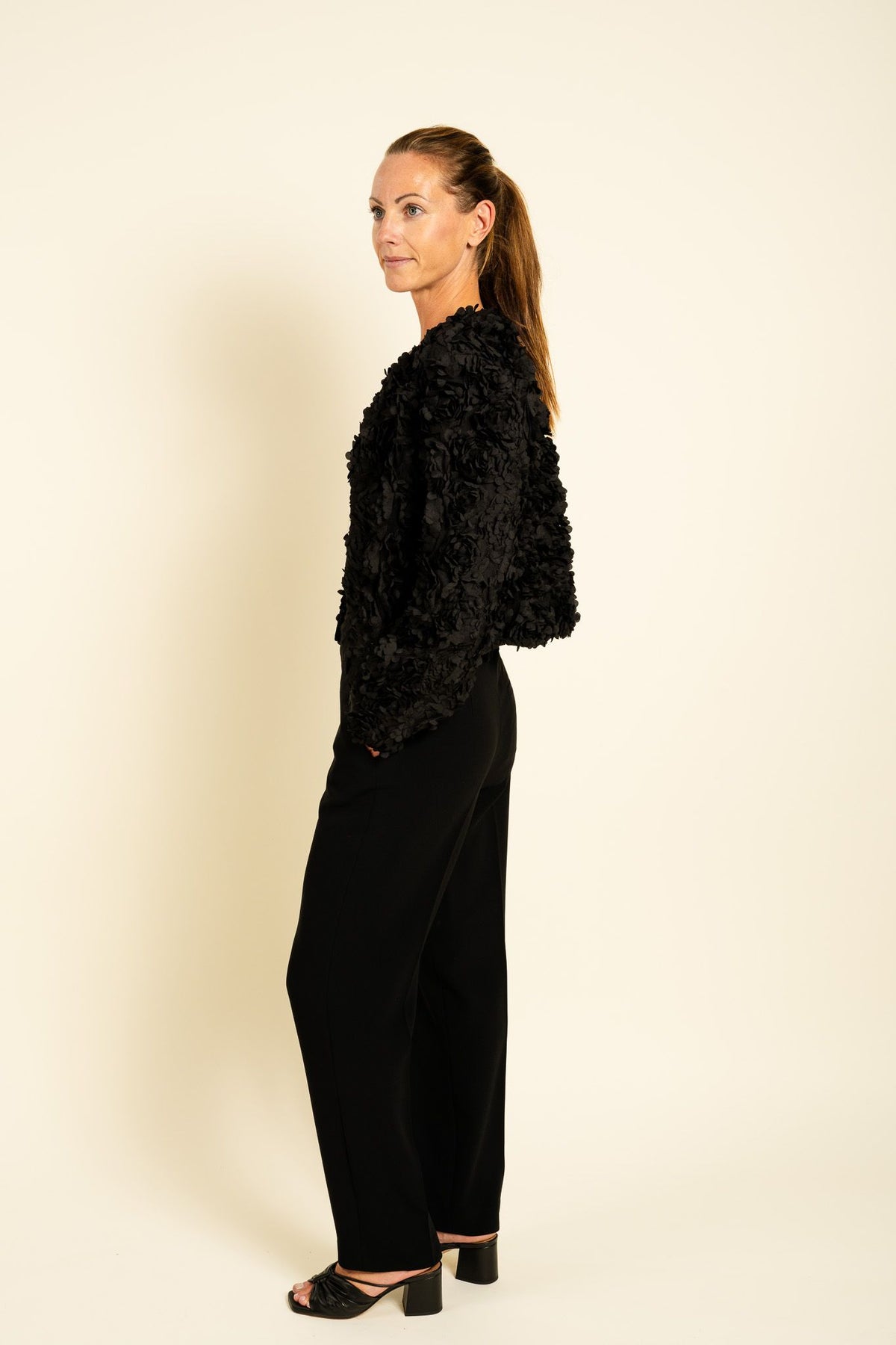 Jaffa Flower Jacket Black Urban Pioneers
